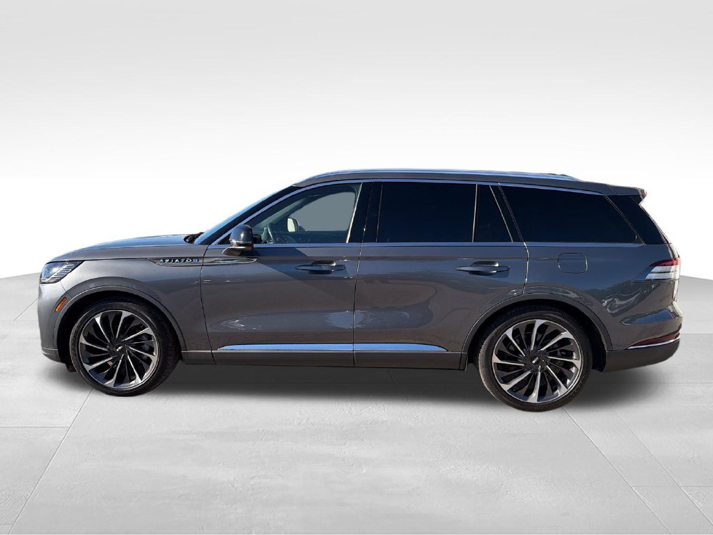 Used 2025 Gray Lincoln Reserve image 2