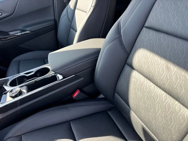 New 2027 White Chevrolet LT image 14