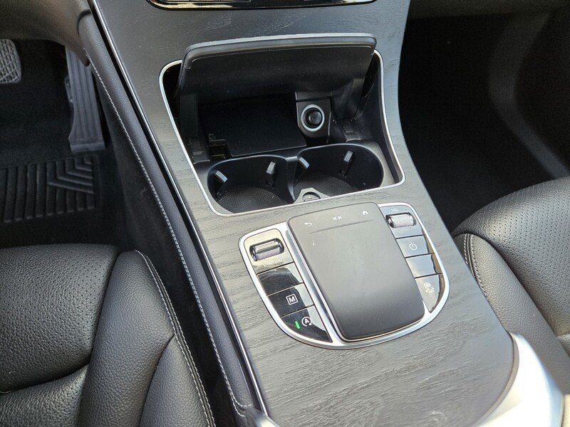 Used 2020  Mercedes-Benz GLC 300 image 22