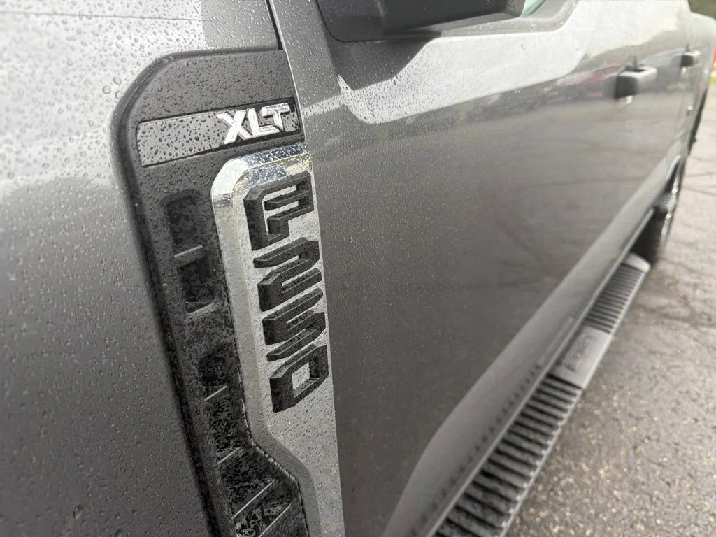 Used 2025 Gray Ford XLT image 29