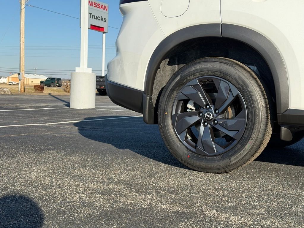 New 2026 Everest White Pearl TriCoat Nissan SV image 34