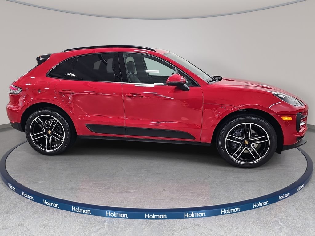 Used 2021  Porsche Base image 5