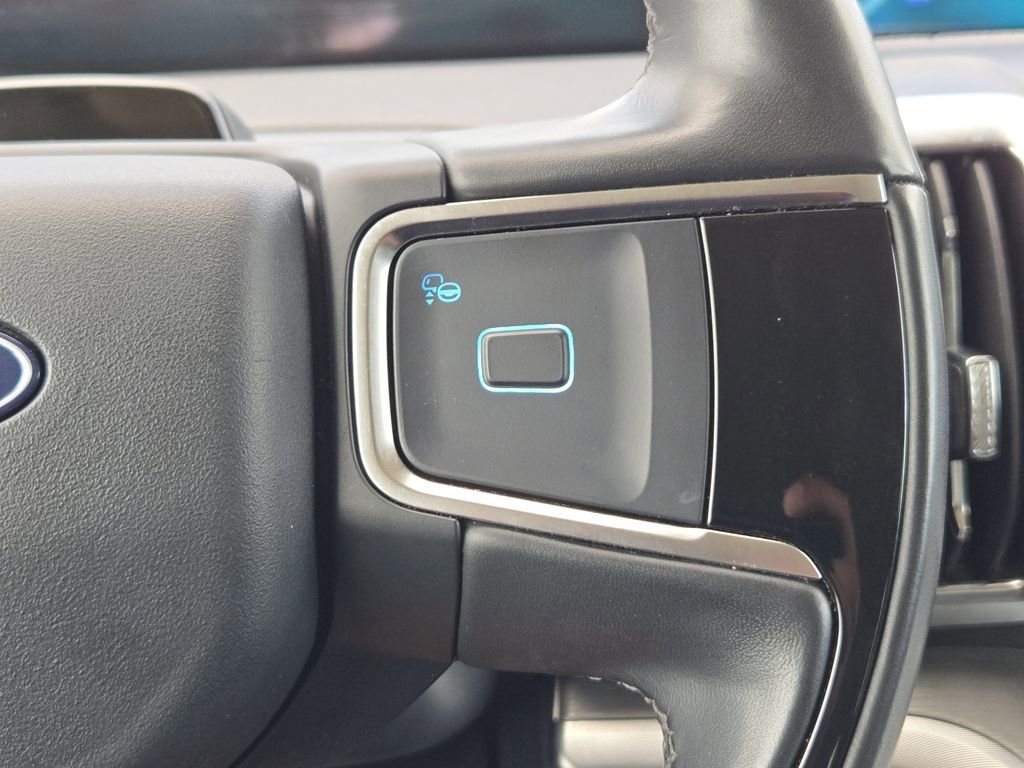 Used 2025 Black Ford Platinum image 25