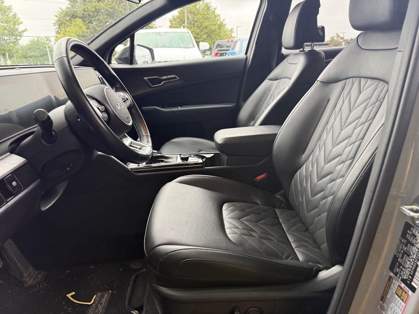 Used 2025 Wolf Gray Kia X-Line image 10