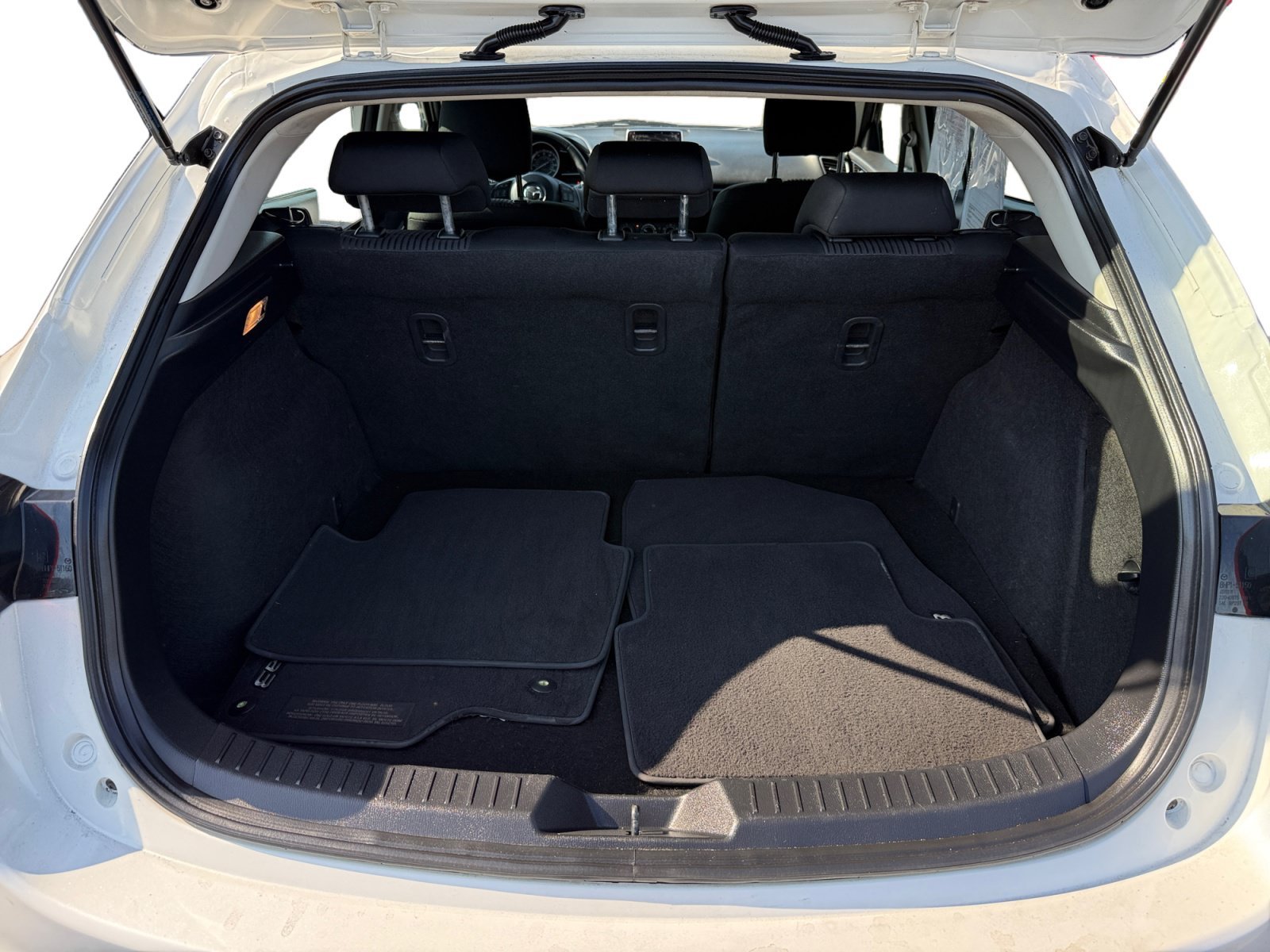 Used 2015 Snowflake White Pearl Mazda i Touring image 17