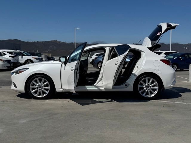 Used 2017 Snowflake White Pearl Mazda Touring 2.5 image 30