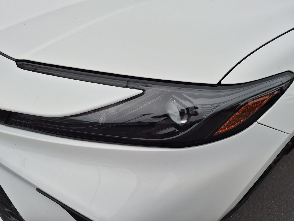 Used 2025 White Toyota SE image 9