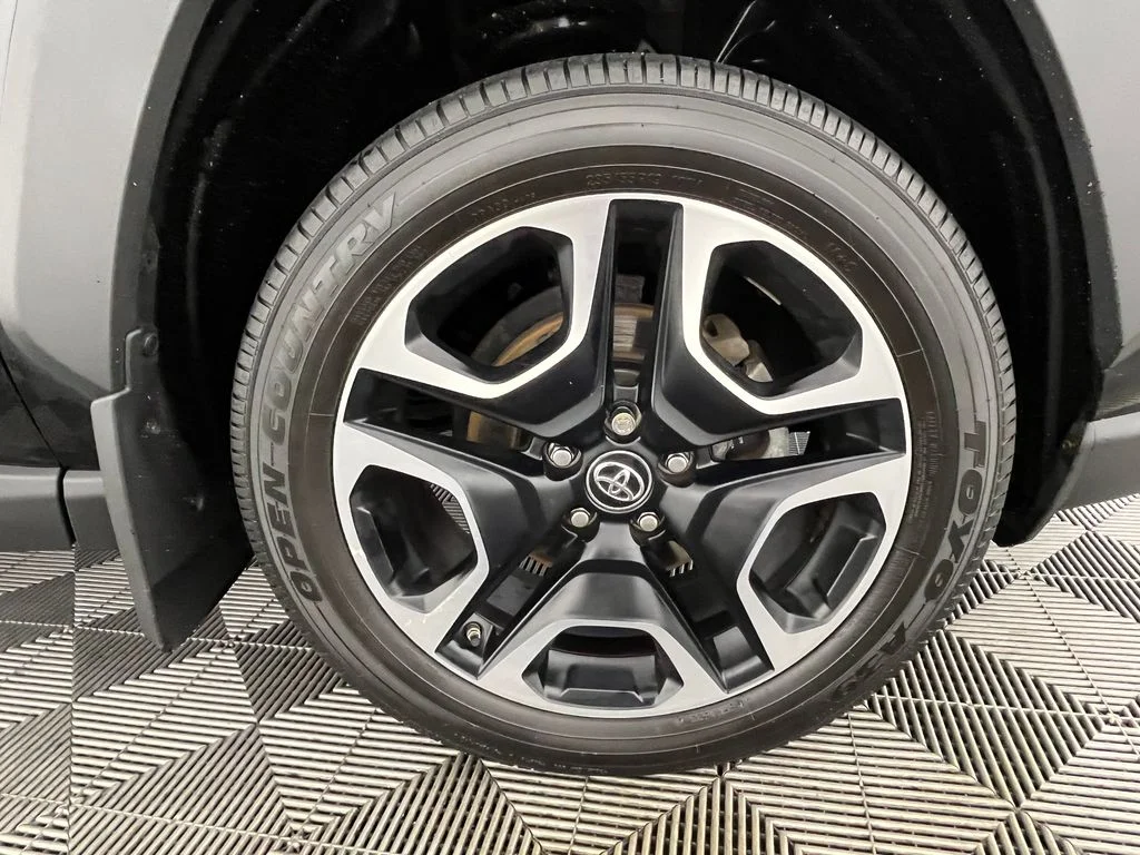 Used 2019 Black Toyota Adventure image 16