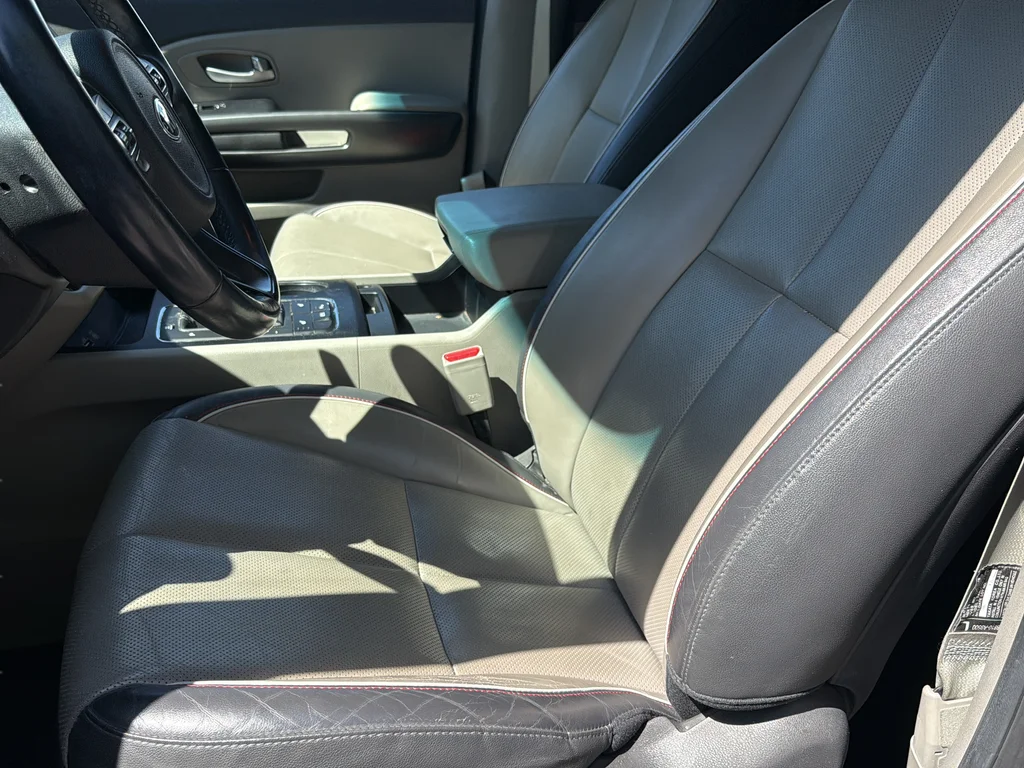 Used 2017 Red Kia LX image 22