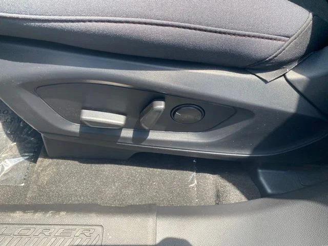 New 2026 Carbonized Gray Metallic Ford Active image 13