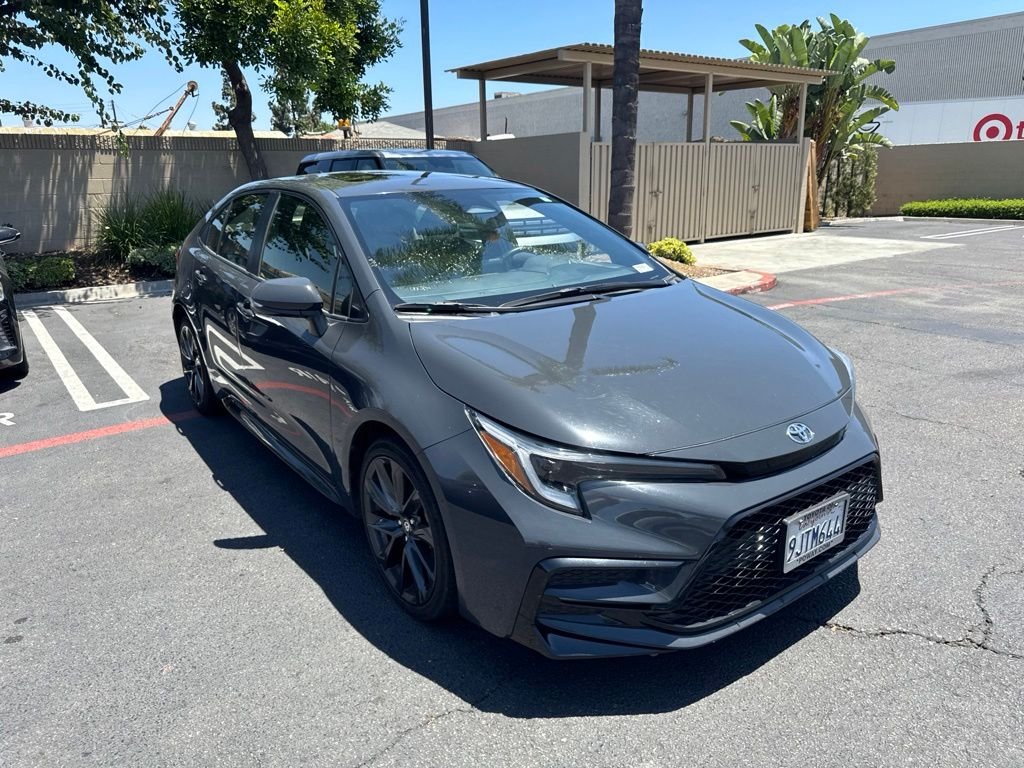 Used 2024  Toyota SE image 4