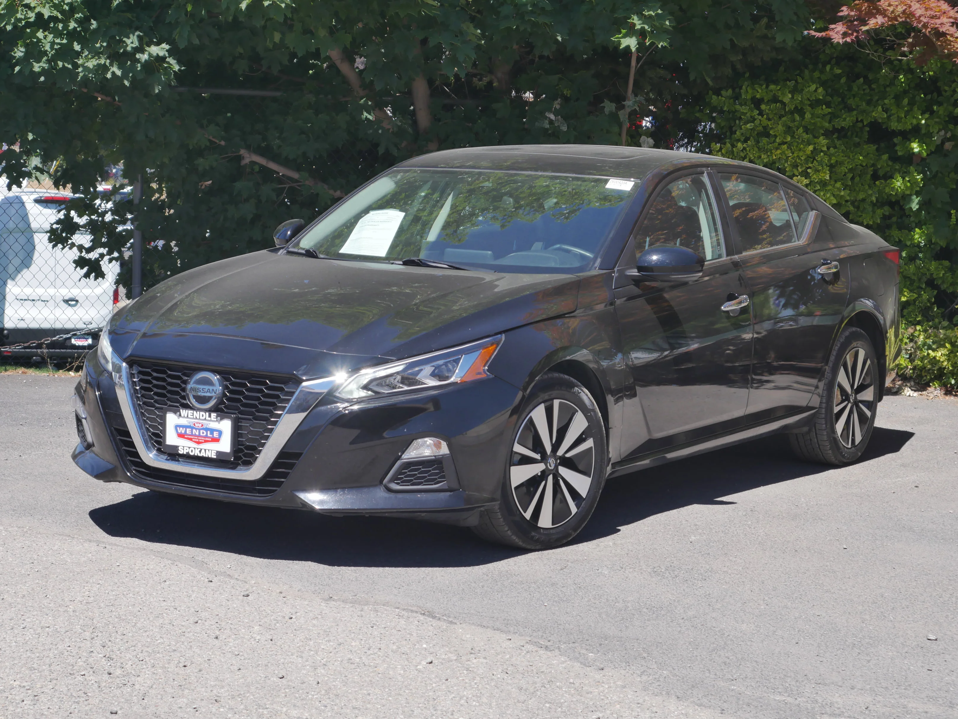 Certified Used 2022 Super Black Nissan 2.5 SV image 2