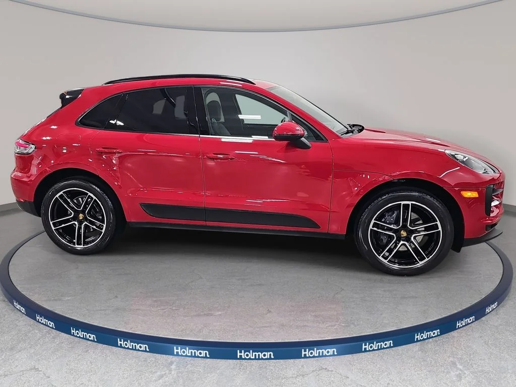 Used 2021  Porsche Base image 5
