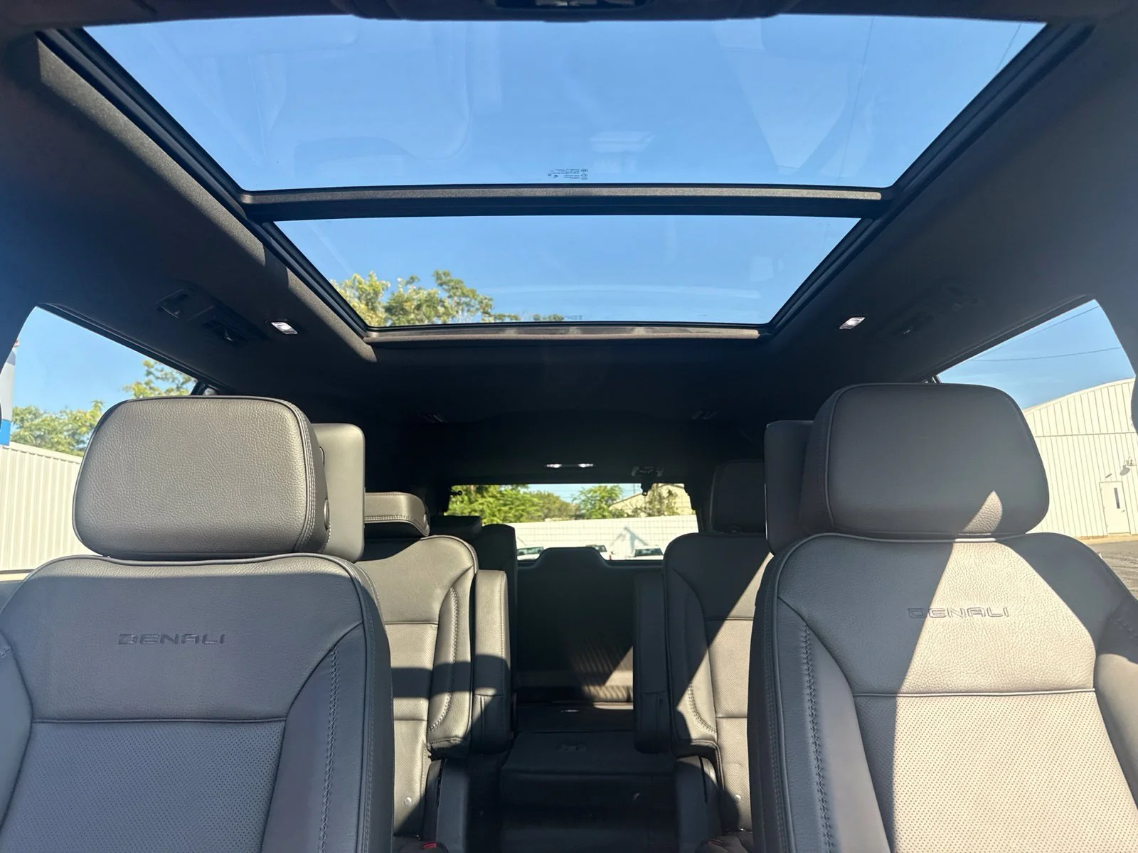 2026 GMC Yukon Denali - Photo 28