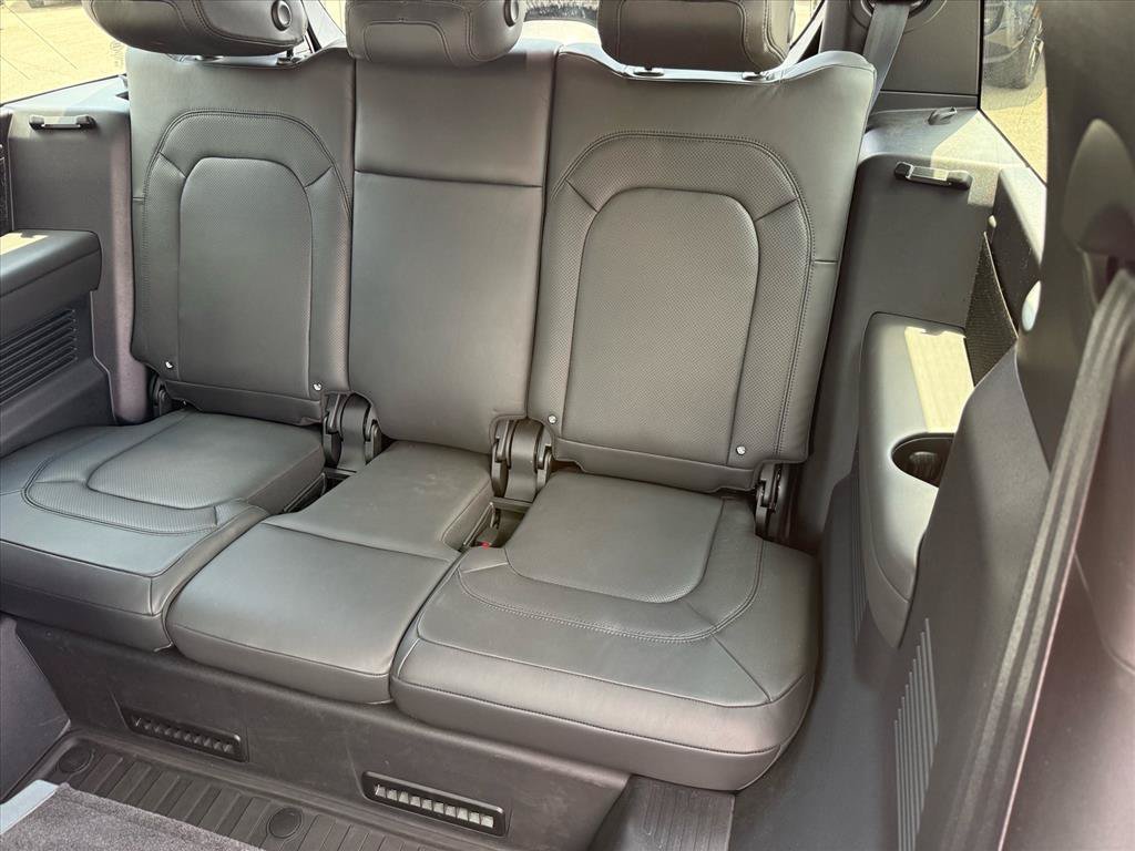 Certified Used 2023 Santorini_black Land Rover X-Dynamic SE image 13