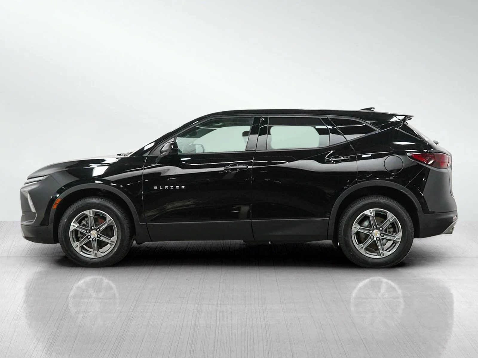 Used 2023 Chevrolet Blazer 2LT with VIN 3GNKBHR40PS178962 for sale in Minneapolis, Minnesota