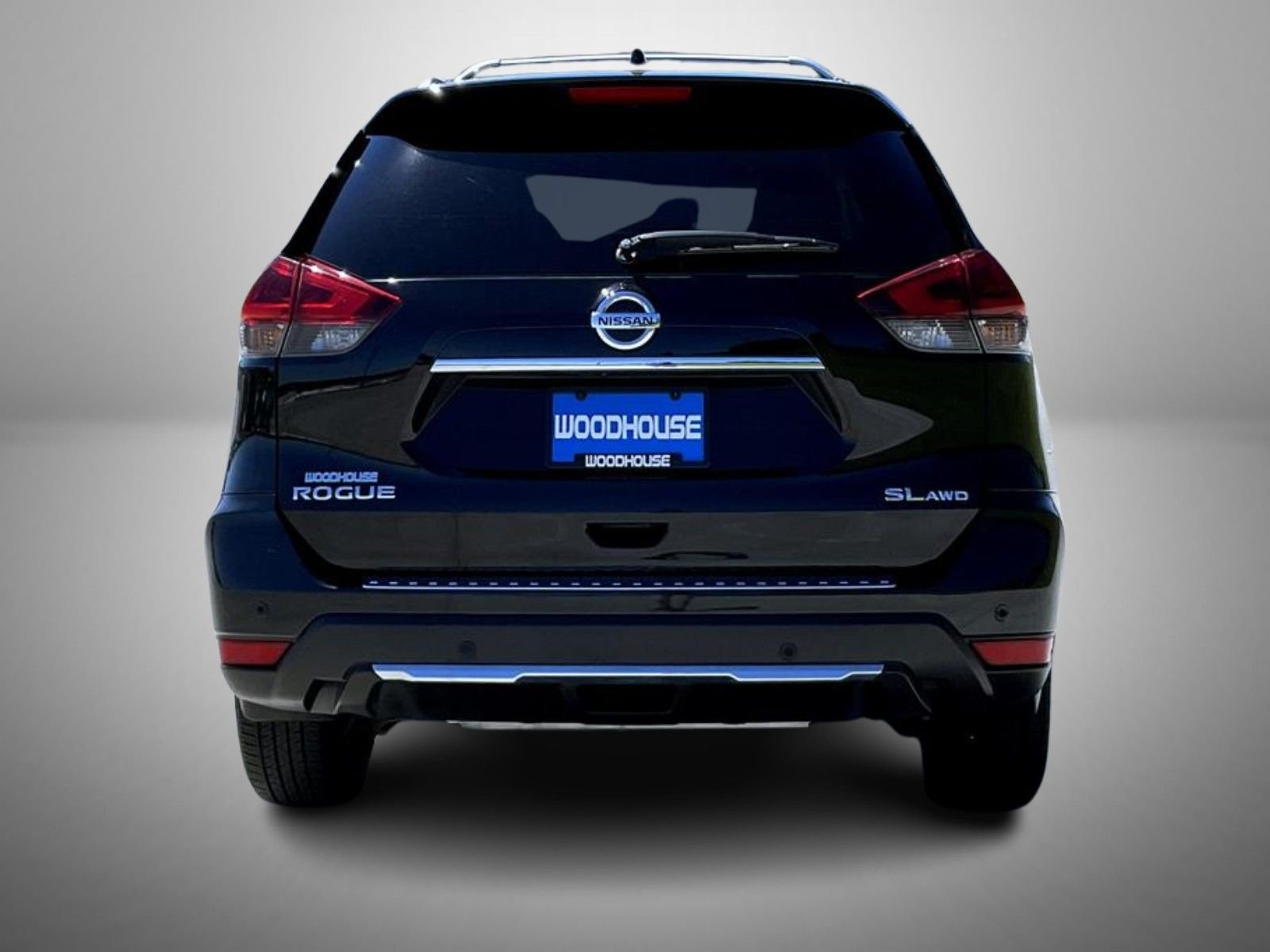 Used 2020 Black Nissan SL image 6