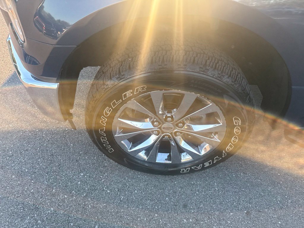 Used 2017 Blue Jeans Metallic Ford XLT image 9