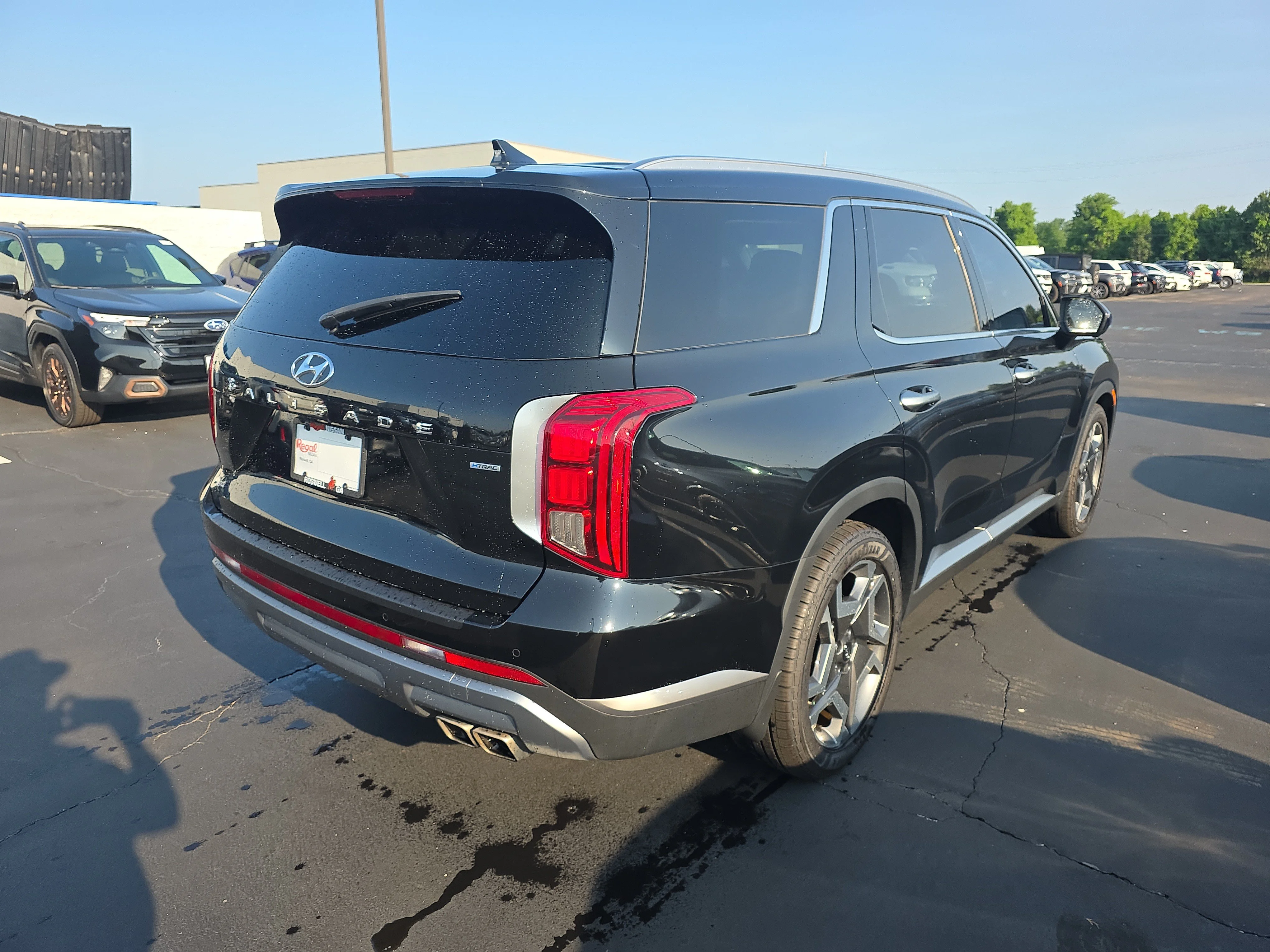 Used 2023 Abyss Black Pearl Hyundai SEL image 4