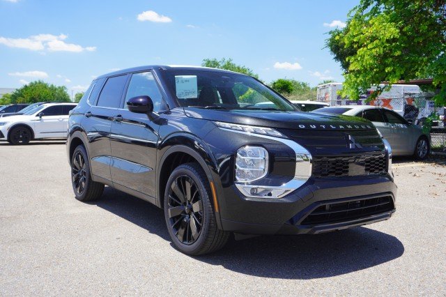 New 2026 Black Diamond Mitsubishi SE image 3