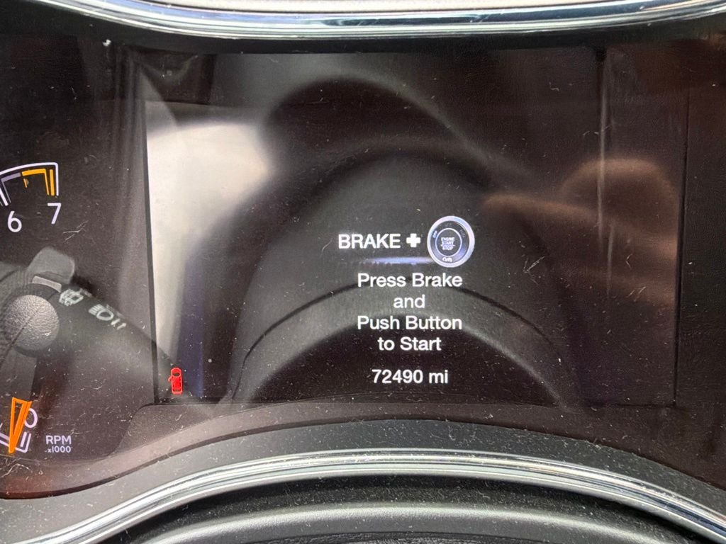 Used 2018 Silver Jeep Altitude image 9
