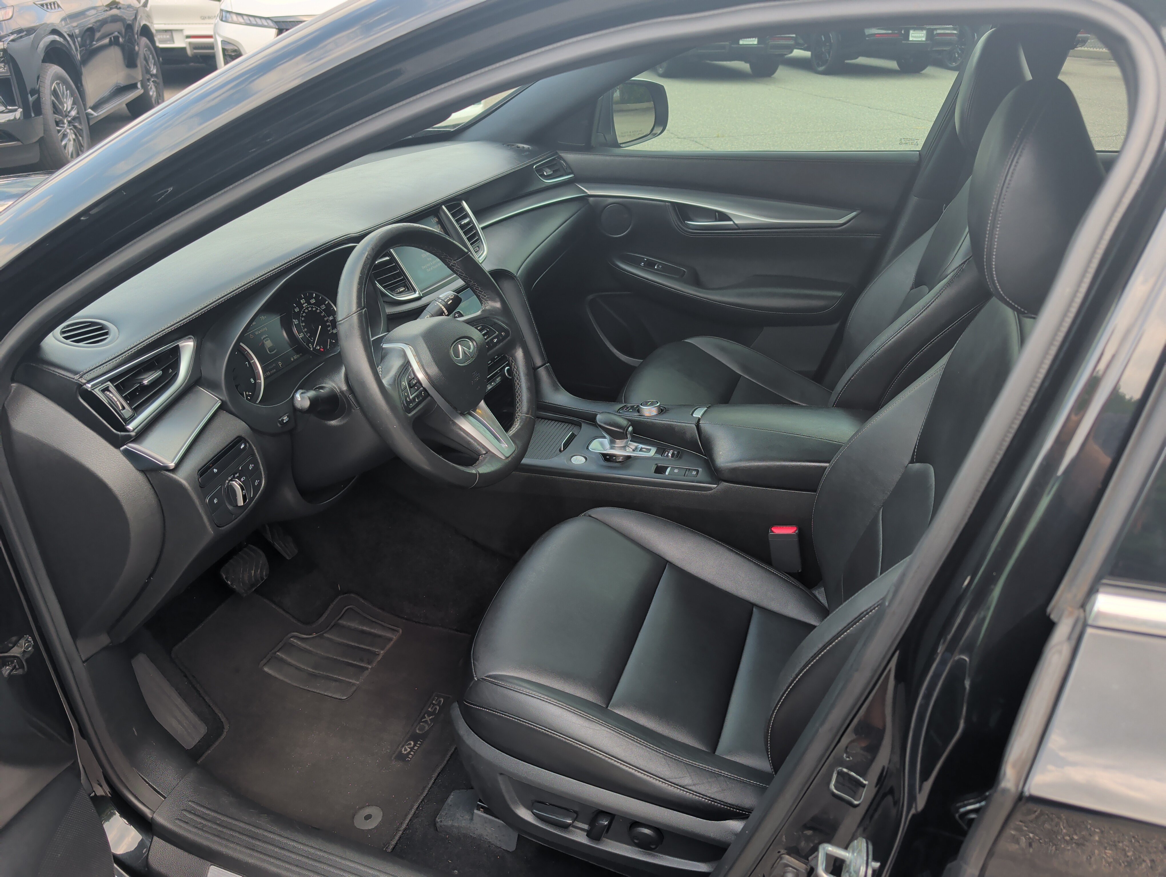 Used 2022 Mineral Black INFINITI LUXE image 8
