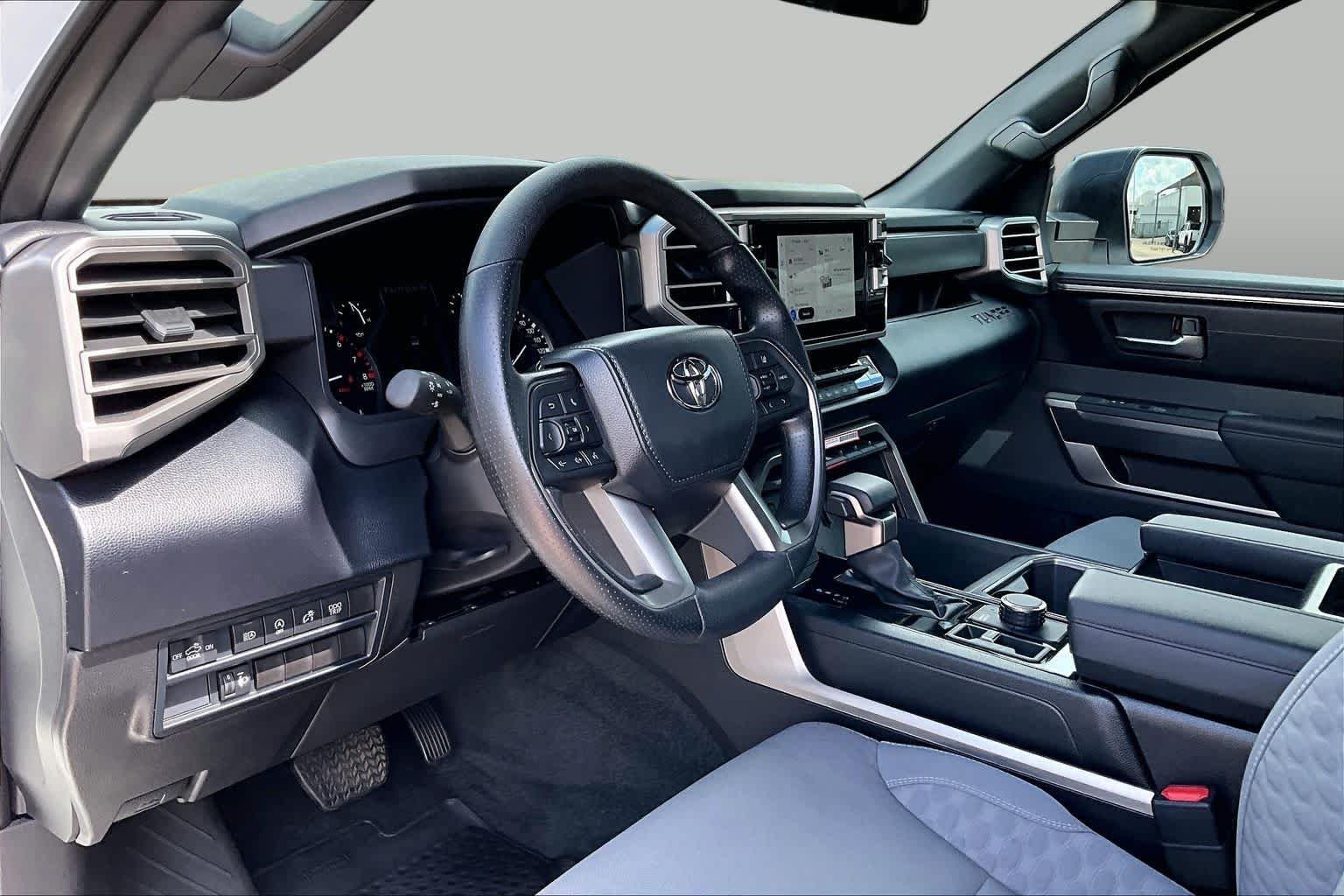 Used 2025 Ice Cap Toyota SR5 image 15