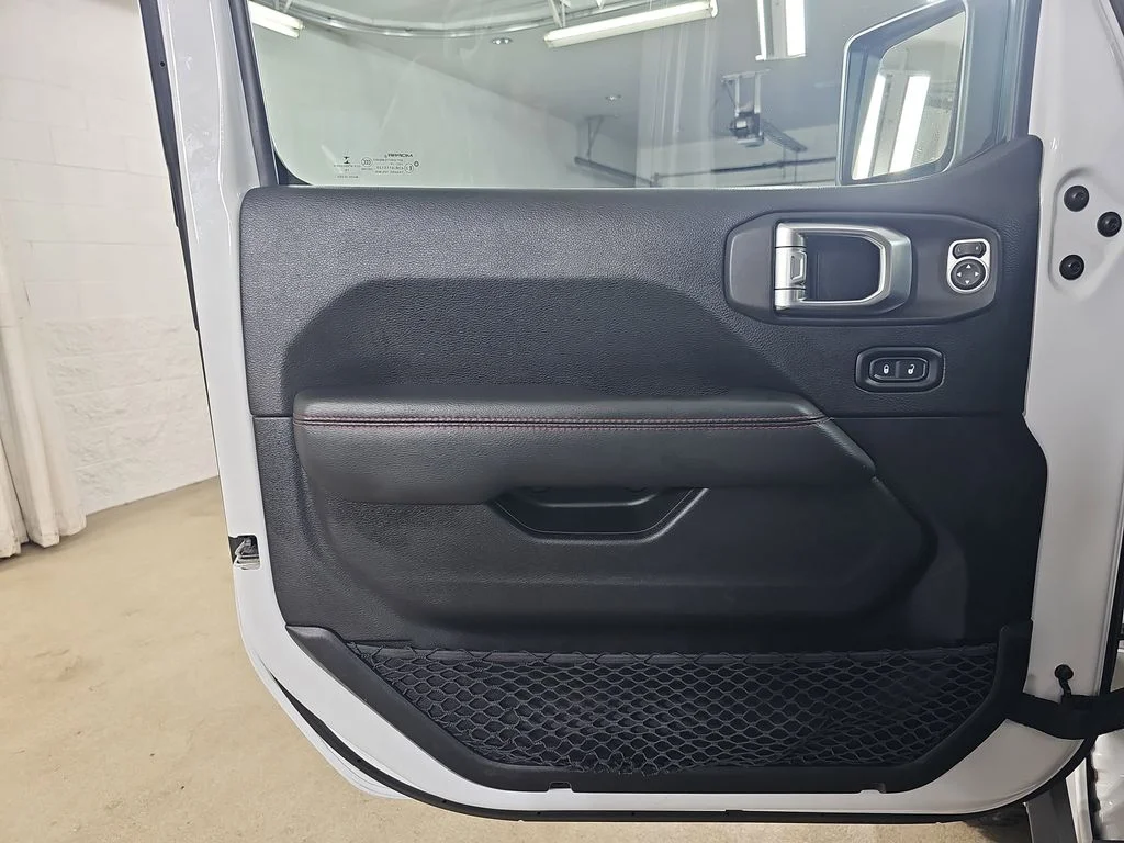 Used 2020 White/off-white Jeep Unlimited Rubicon image 30