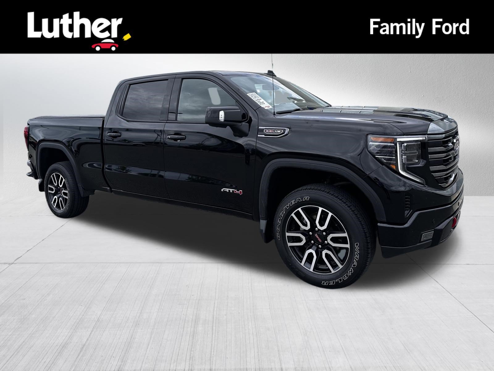 2023 GMC Sierra AT4 4WD Crew Cab Short Box's photo
