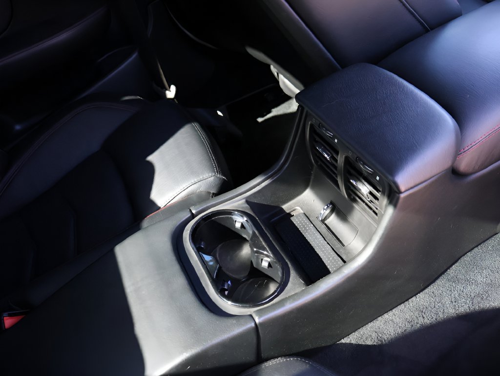 Used 2018 White Maserati Sport image 16