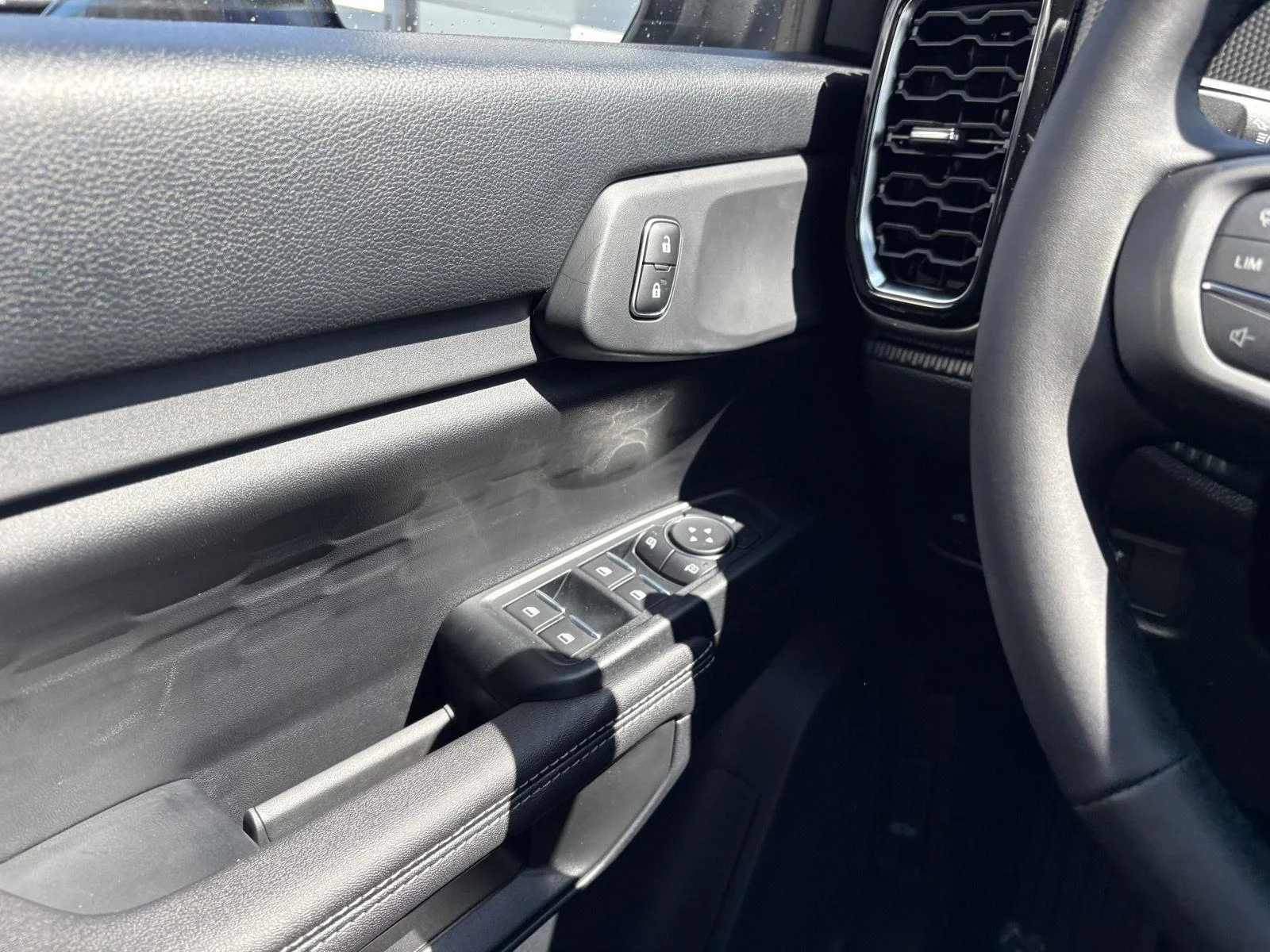 New 2026 Avalanche Ford XLT image 14