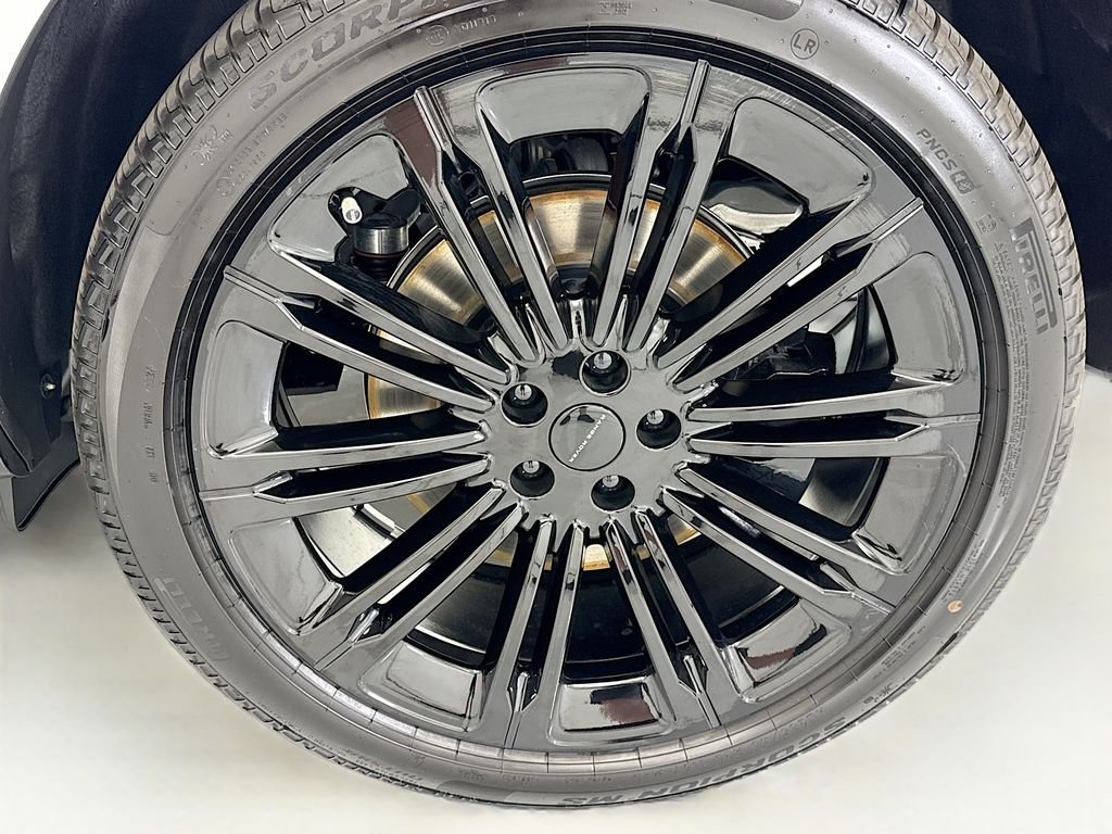 New 2026 Fuji White Land Rover Autobiography image 29