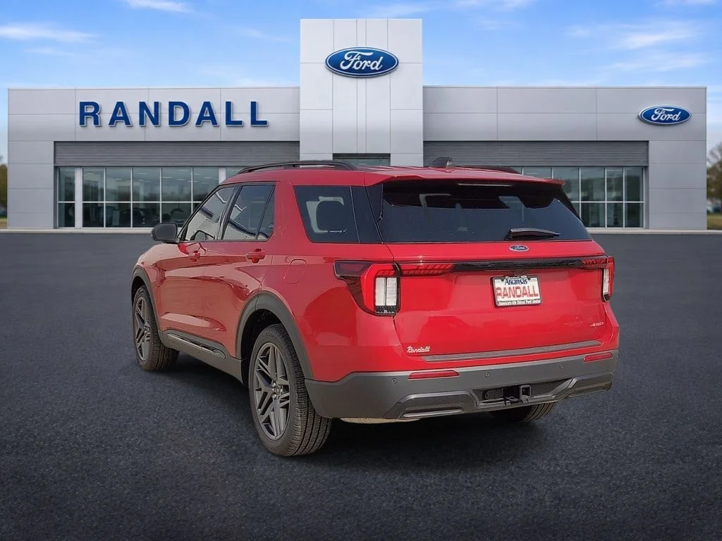 New 2026 Rapid Red Metallic Tinted Clearcoat Ford ST-Line image 4