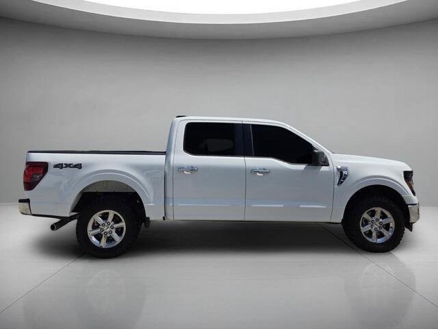 Used 2024 Oxford White Ford XLT image 6