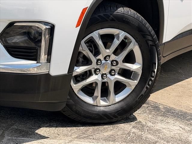 Used 2023 White Chevrolet LS image 28