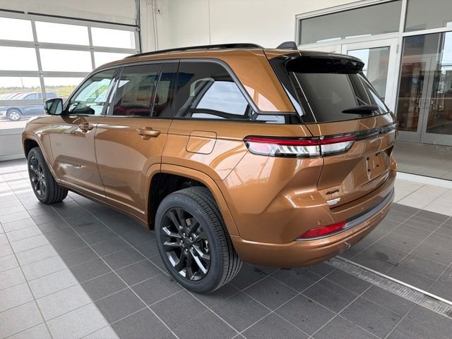 New 2026 Copper Shino Metallic Clear-Coat Exterior Paint Jeep Limited Reserve image 3