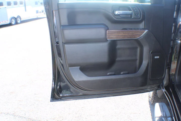 Used 2022 Mosaic Black Metallic Chevrolet High Country image 6