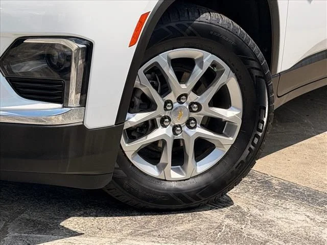 Used 2023 White Chevrolet LS image 27