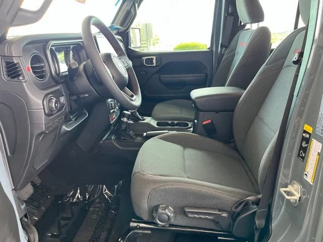 Used 2025 Anvil Clearcoat Jeep Rubicon image 34