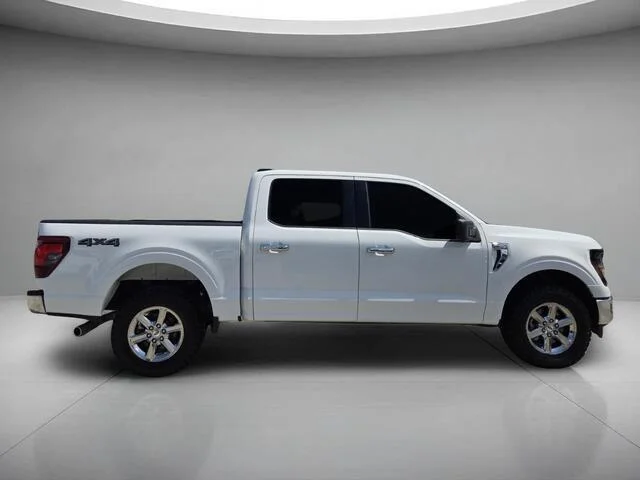 Used 2024 Oxford White Ford XLT image 6