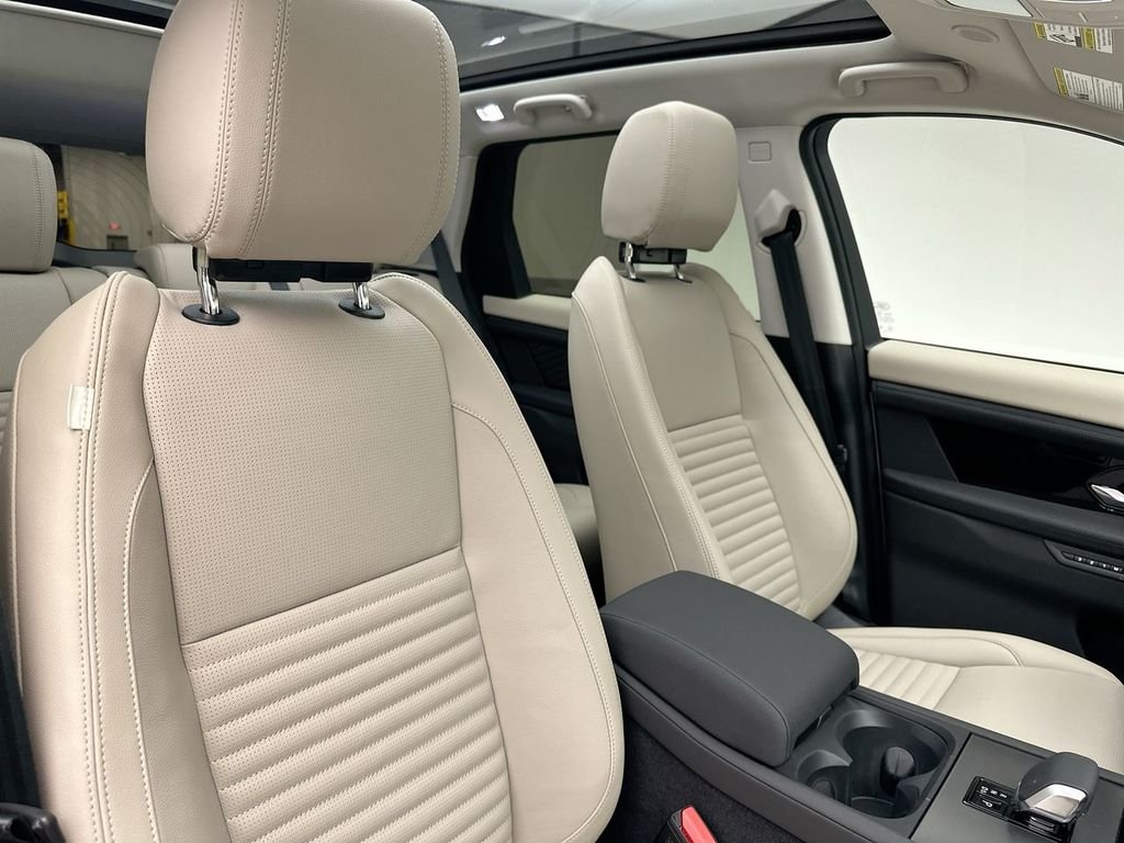 Used 2025 Fuji White Land Rover S image 4
