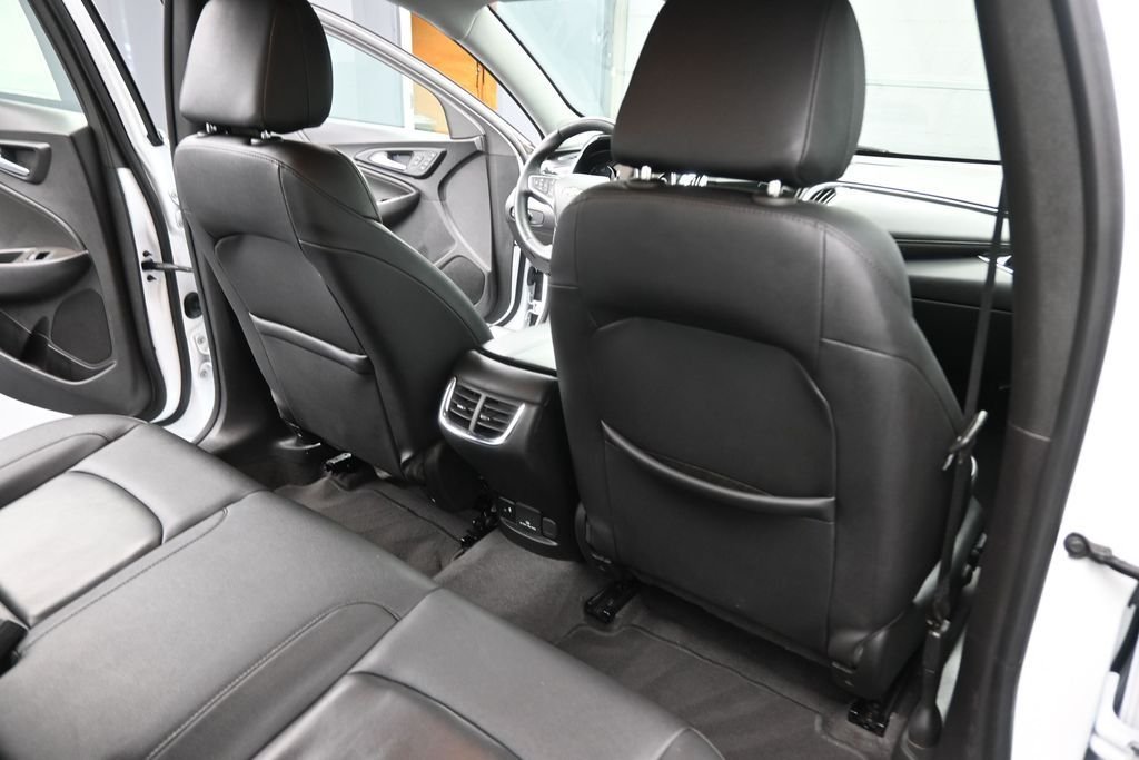 Used 2024 White Chevrolet LT image 29