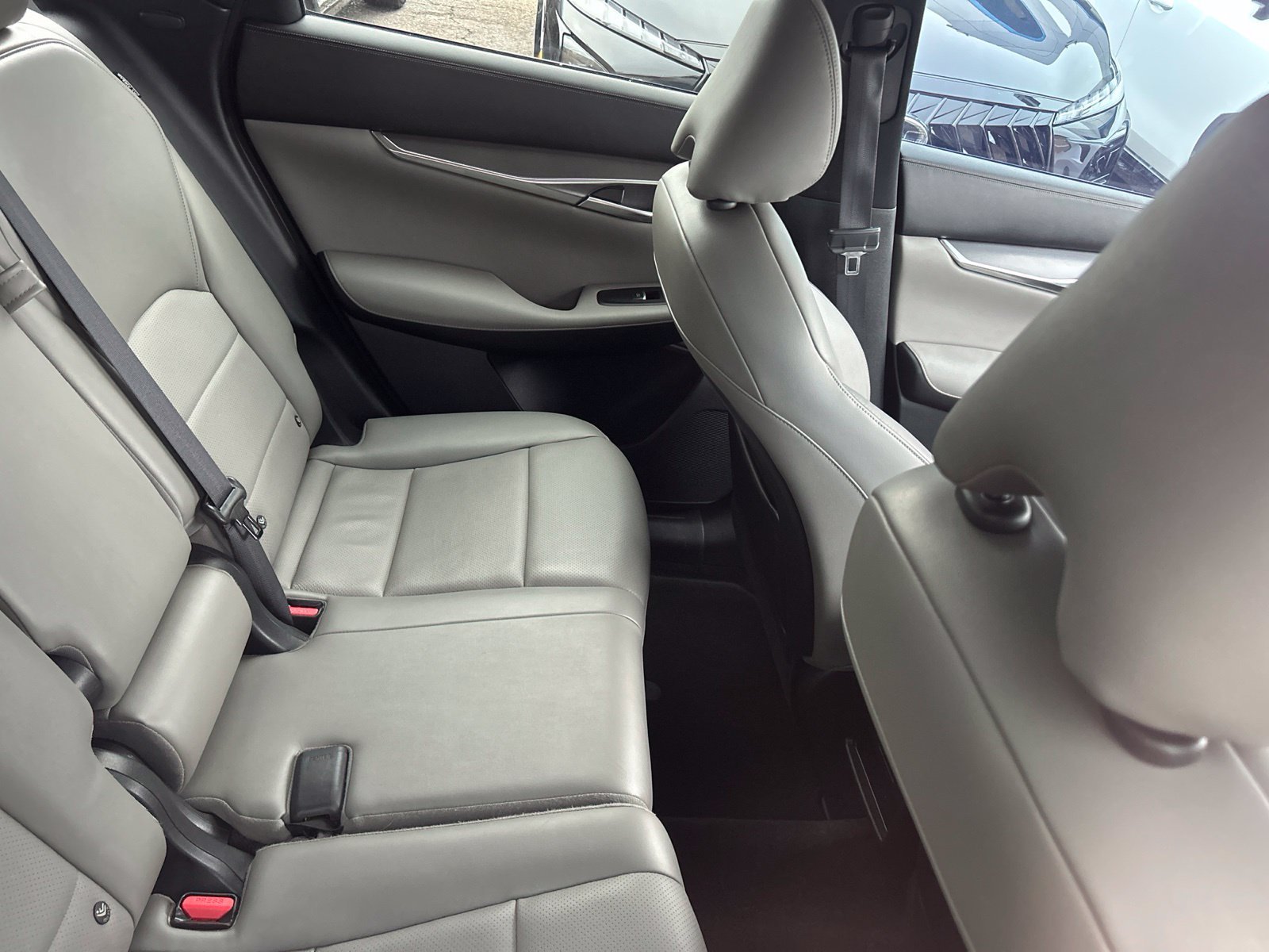 Used 2023 Gray INFINITI LUXE image 16