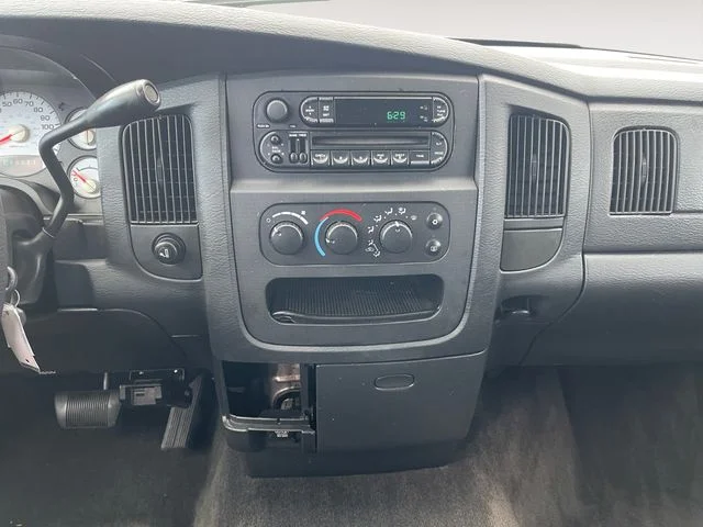 Used 2003 White Dodge SLT image 11