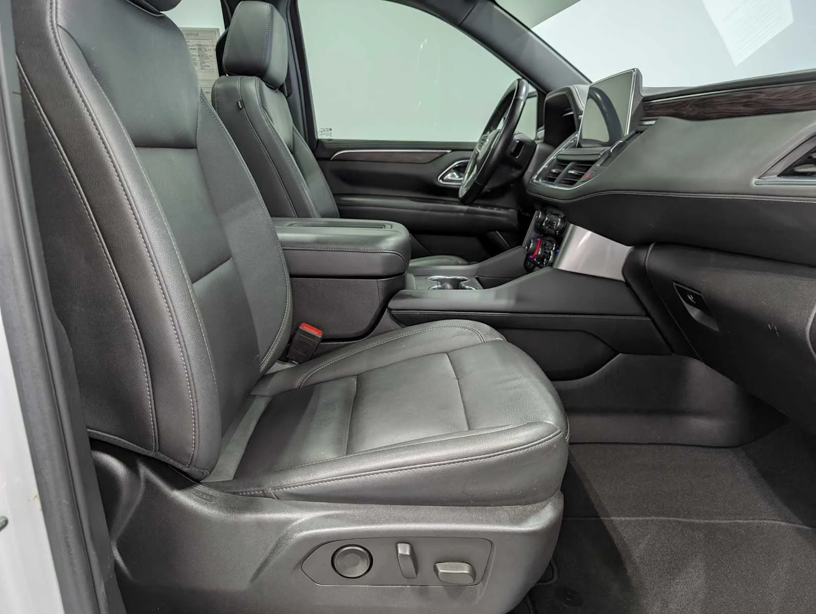 Used 2022 Summit White Chevrolet Z71 image 44
