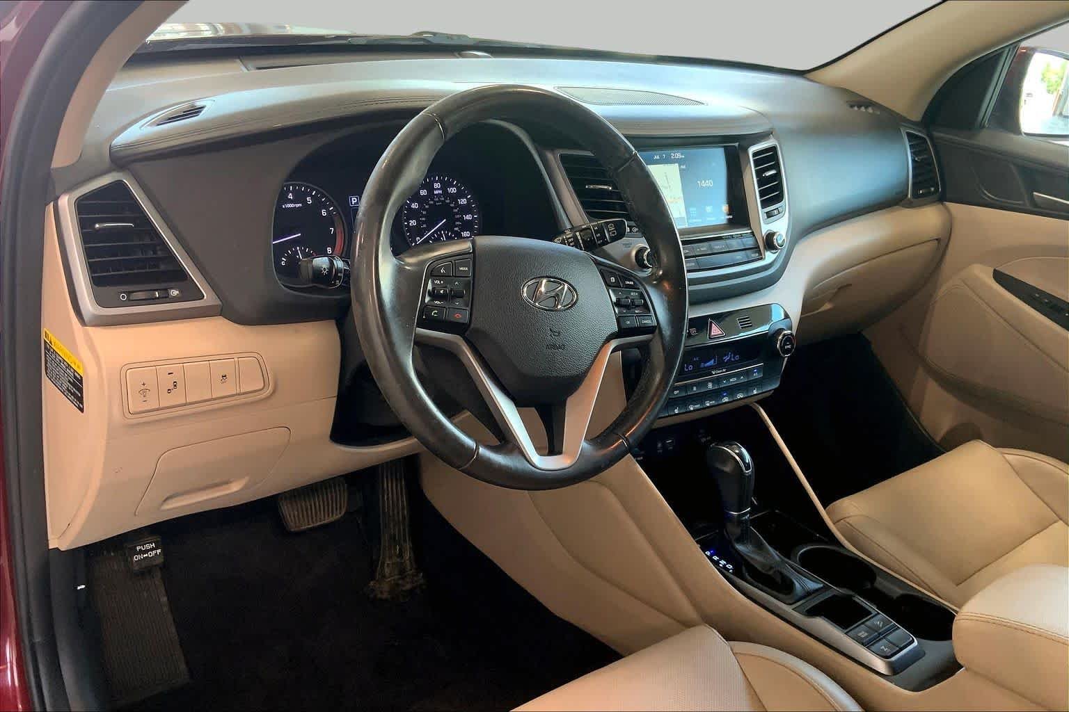 Used 2017 Ruby Wine Hyundai SE Plus image 18