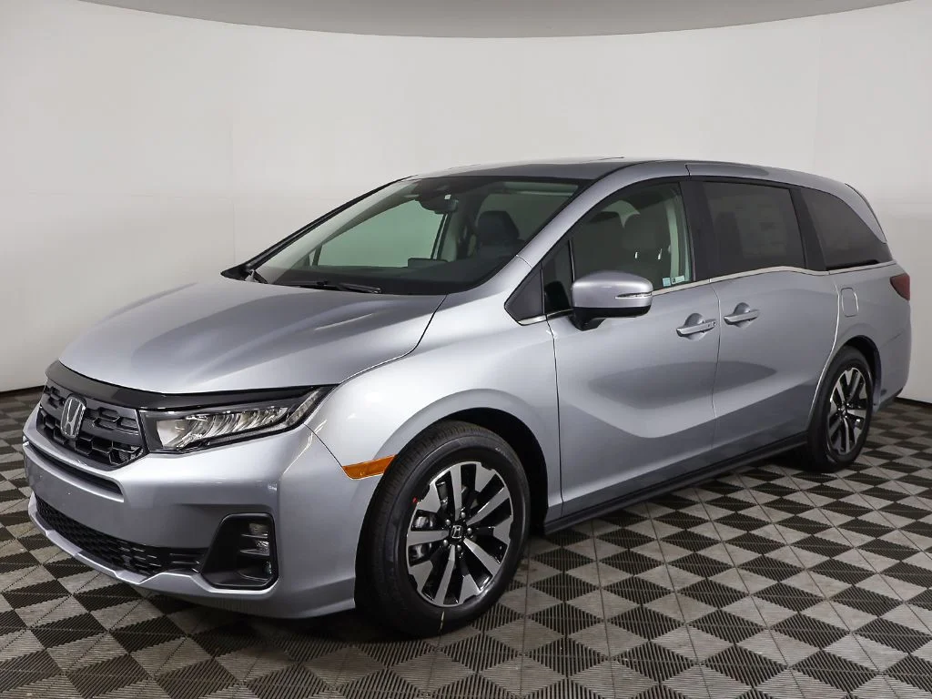 New 2026 Silver Metallic Honda EX-L image 3