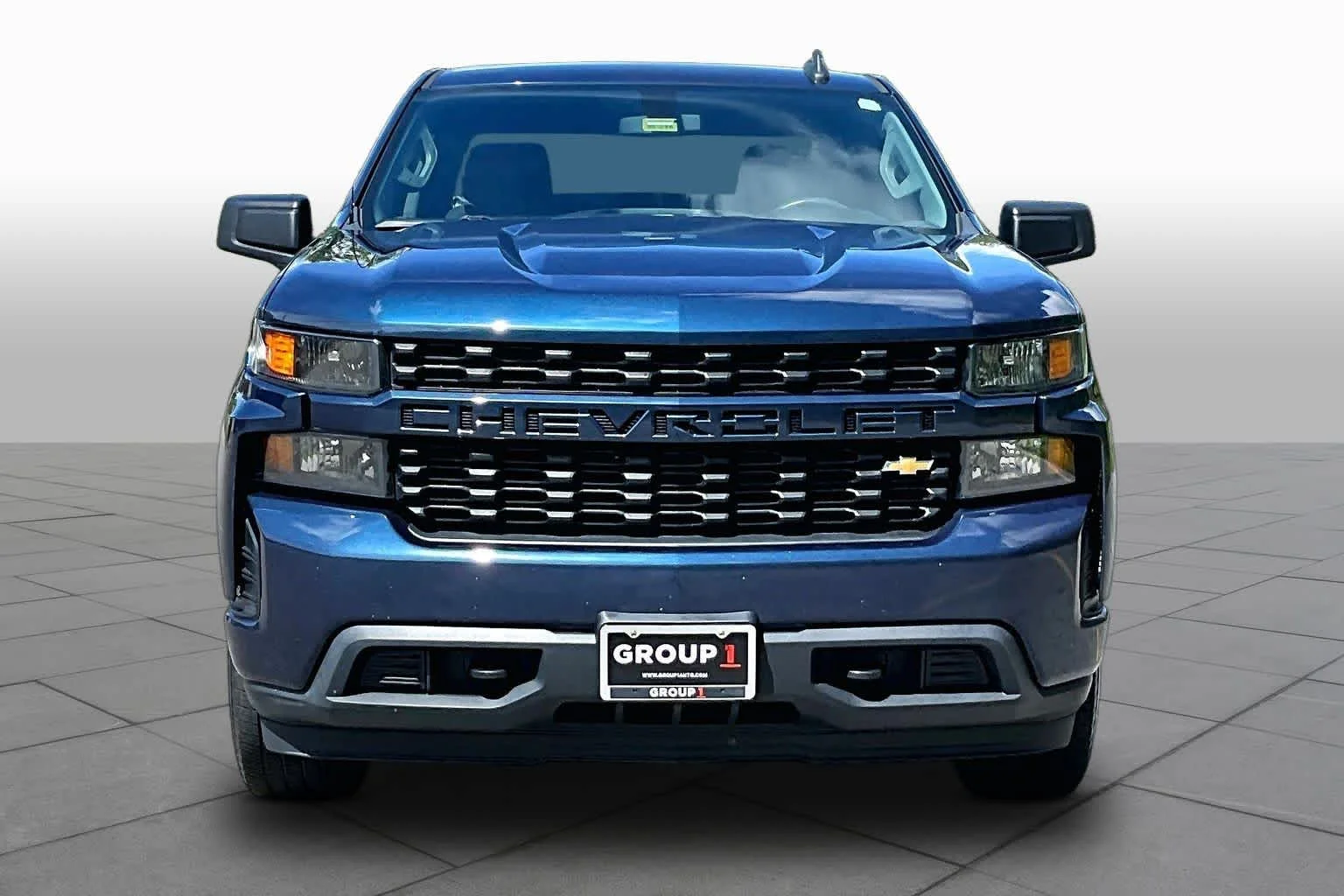 Used 2022 Northsky Blue Metallic Chevrolet Custom image 4