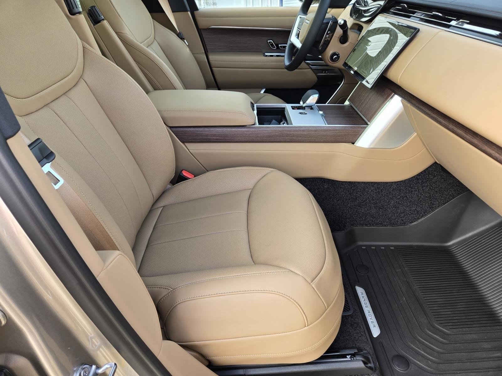 New 2026 Batumi Gold LAND ROVER SE PHEV image 42