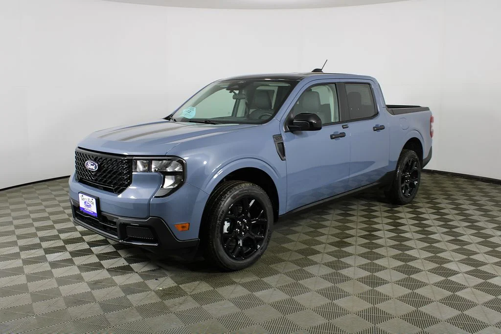 New 2026 Azure Gray Metallic Tri-Coat Ford XLT image 3